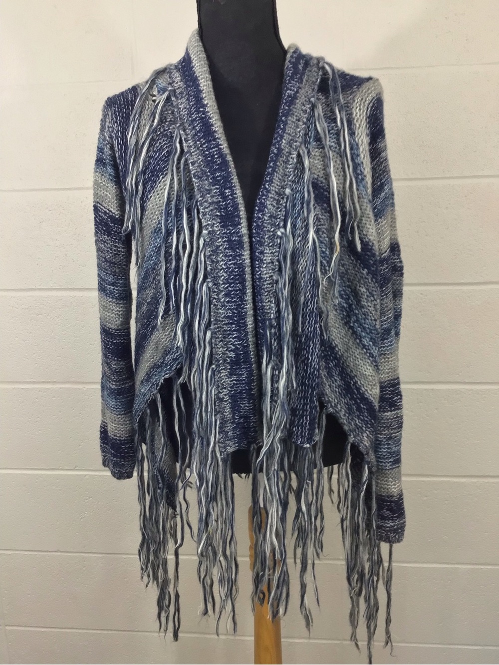 Rue 21 Y2K Navy & Gray Ombré Loose Knit Fringed Boho Poncho Sweater Shrug Medium